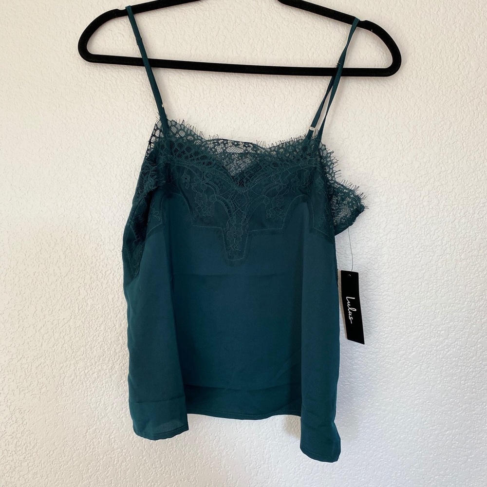 Lulu’s emerald green lace cami